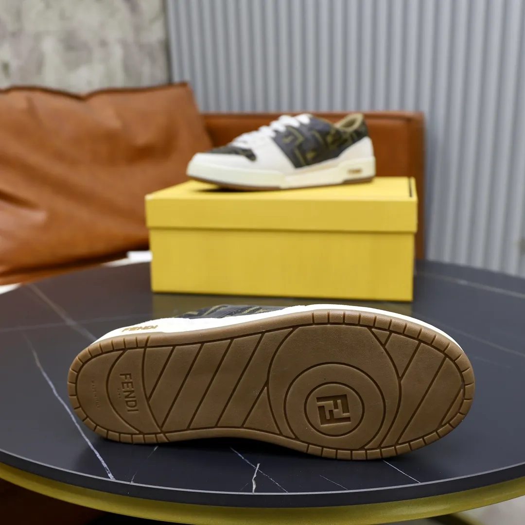 Ex-factory price: 580🔥Couple model (top original order) Brand: FENDI Size: 35-44 (customized for men 38 and 45) Grade: original order quality high version Material: imported original cowhide stitching➕ high-quality and comfortable lining original TPU lightweight non-slip outsole Style category: travel fashion casual shoes versatile trend